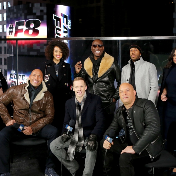 Regarder la vidéo The Cast of "The Fate of The Furious" Present the Film's Trailer Launch in Times Square