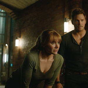 Regarder la vidéo  Claire and Owen attempt to calm Maisie in Jurassic World: Fallen Kingdom
